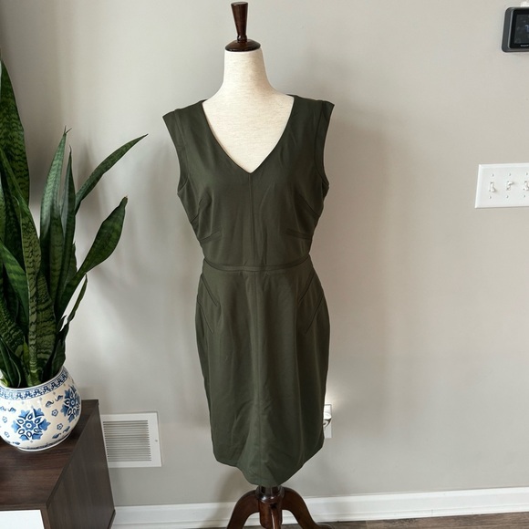 NWT! Vince Camuto V-Neck with Side Detail Design Dress - Olive - Picture 5 of 9